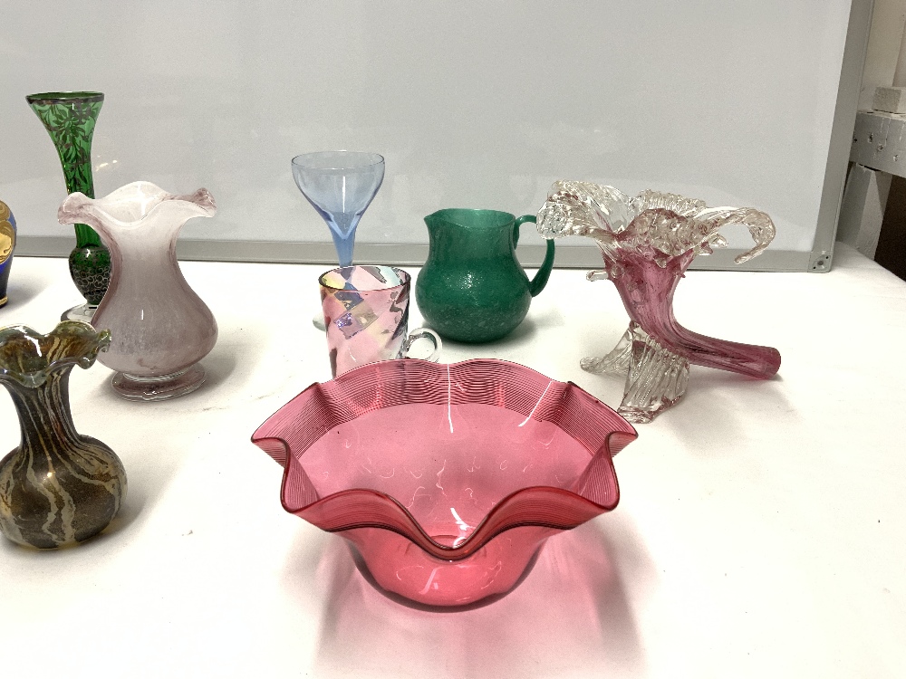 A CRANBERRY GLASS RIBBON BOWL, A GREEN GLASS AND SILVER RESIST VASE, AND OTHER MIXED GLASSWARE. - Image 3 of 4