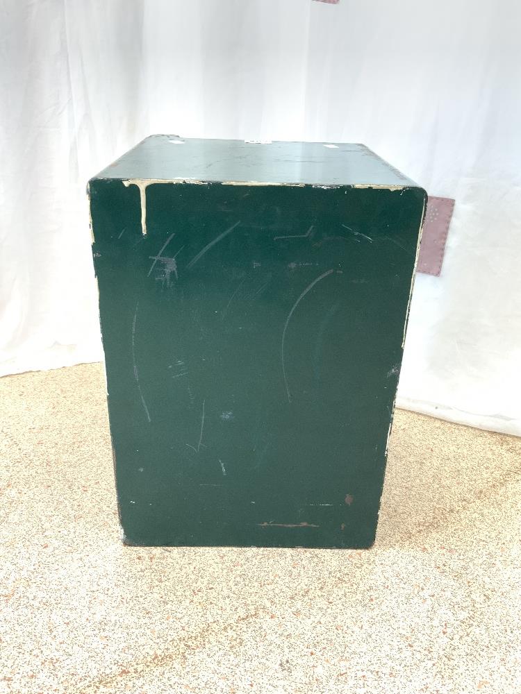 THOMAS WITHERS METAL SAFE WITH KEY AND INTERNAL DRAWER 35 X 39 X 52CM - Image 8 of 8