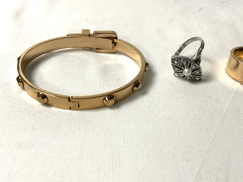 A MICHAEL KORS DESIGN BRACELET AND RING, A SARAH COV COSTUME BROOCH AND RING. - Image 2 of 4