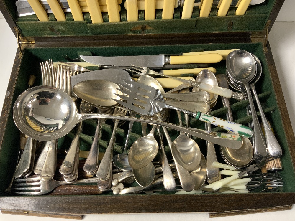 A OAK CANTEEN OF MIXED PLATED CUTLERY. - Image 2 of 4