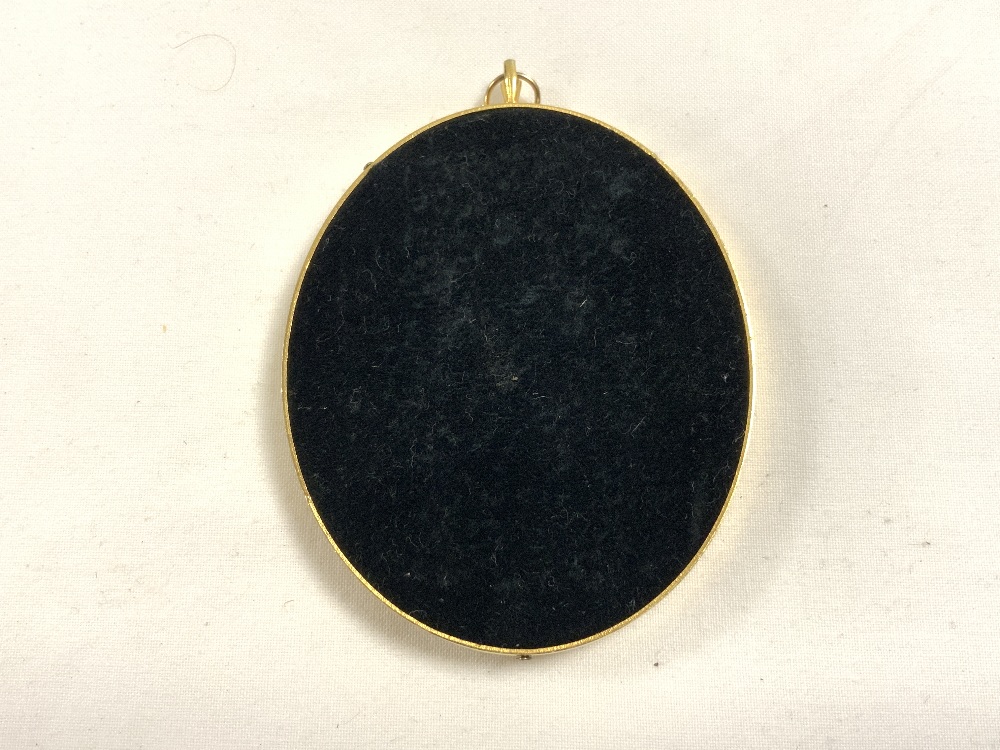 OVAL HAND PAINTED MINATURE OF A GENTLEMEN, 7.5X6. - Image 3 of 3