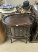 REPRODUCTION MAHOGANY OVAL DISPLAY CABINET WITH GLASS PANELS, ON CABRIOLE LEGS, 70X48X76.