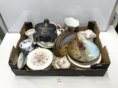 A QUANTITY OF MIXED CERAMICS, INCLUDES AYNSLEY PLATE, PARAGON, SPODE AND MORE.