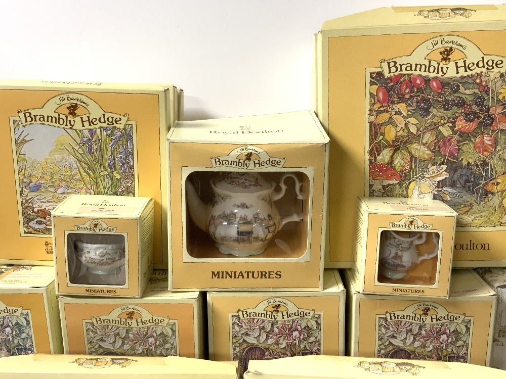 ROYAL DOULTON - BRAMBLY HEDGE, TWENTY THREE PIECES, INCLUDES - COFFEE AND TEA POTS, 10 SEASONS - Image 2 of 7