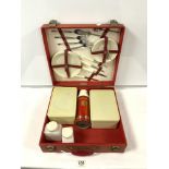 A VINTAGE 1950s PICNIC SET BY BREXTON.