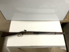 VICTORIAN ENFIELD PERCUSSION RIFLE WITH V.R AND ENFIELD STAMPED ON THE LOCK 1193 STAMPED ON THE