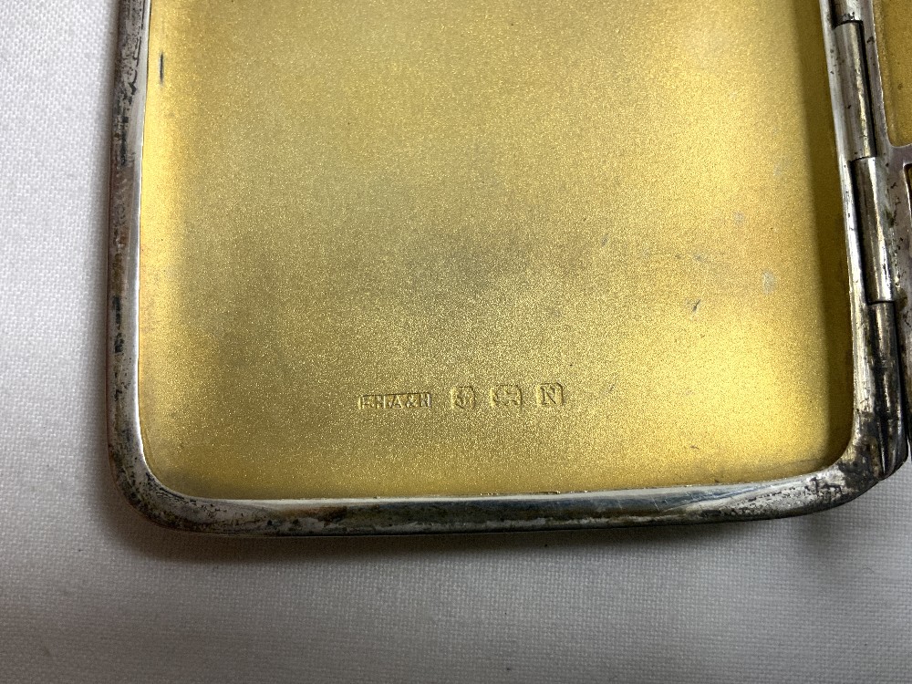 HALLMARKED SILVER RECTANGULAR ENGINE TURNED CIGARETTE CASE DATED 1937 ART DECO PERIOD BY F.H.ADAMS - Image 5 of 5