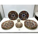 QUANTITY OF ROYAL CROWN DERBY PLATES 19 IN TOTAL WITH A ROYAL CROWN DERBY LIGHTER