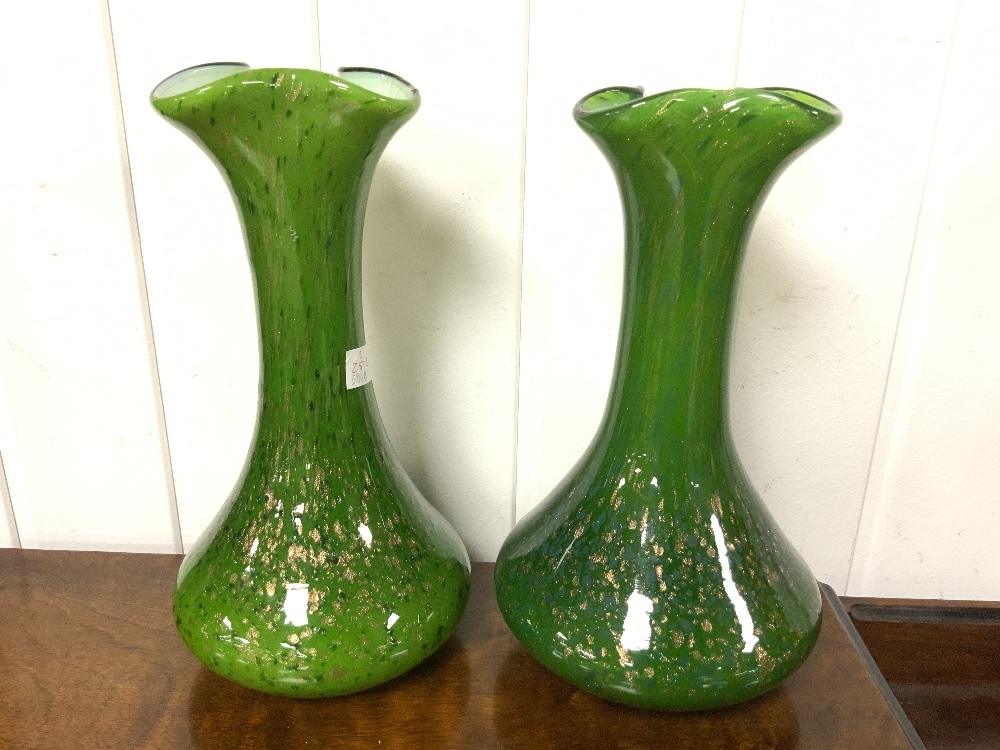 PAIR OF MURANO GREEN GLASS WITH GOLD FLECKSFLOWER VASES 26CM - Image 3 of 4