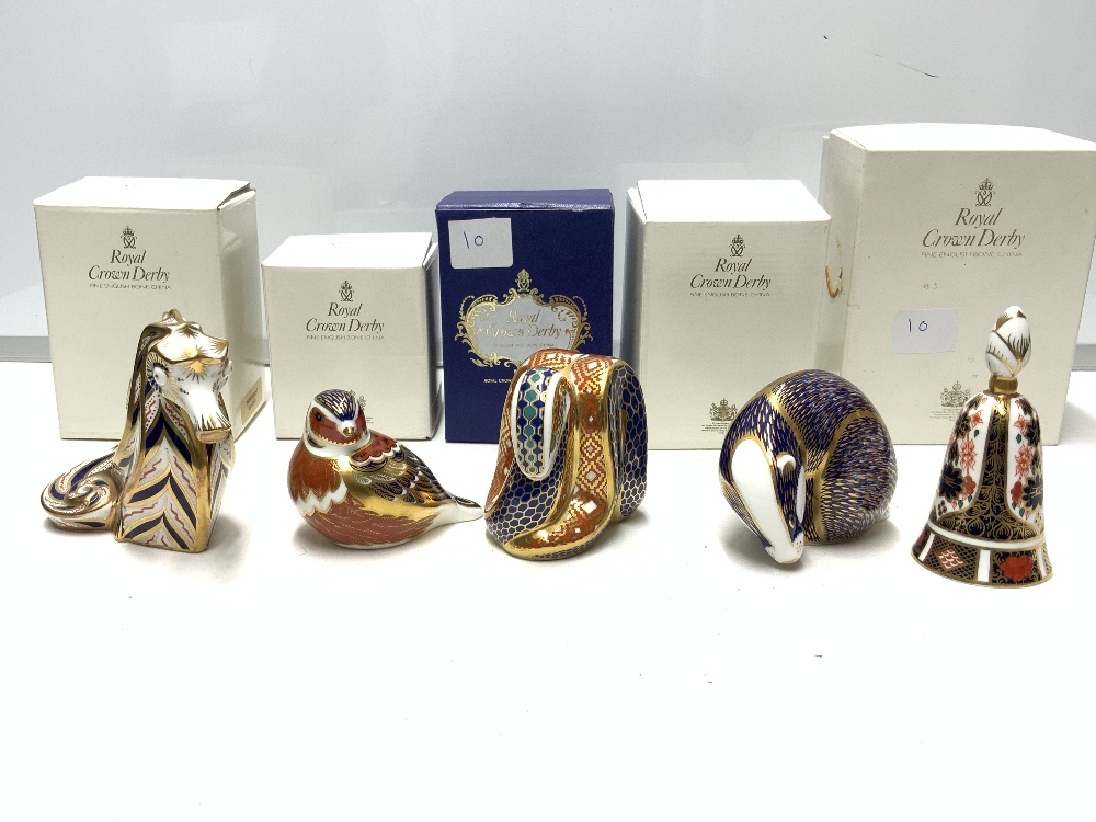 FIVE BOXED ROYAL CROWN DERBY PIECES CHAFFINCH, BADGER, SNAKE, SEAHORSE AND BELL - Image 2 of 4