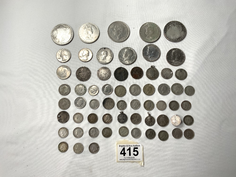 A QUANTITY OF MIXED COINS.