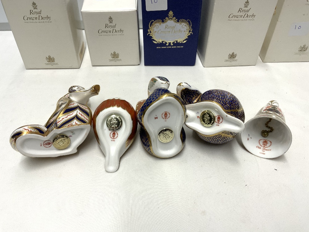 FIVE BOXED ROYAL CROWN DERBY PIECES CHAFFINCH, BADGER, SNAKE, SEAHORSE AND BELL - Image 4 of 4