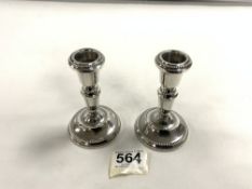 PAIR OF BALUSTER CANDLESTICKS DATED 1978 BY W.I. BROADWAY 11CM TOTAL WEIGHT 247 GRAMS