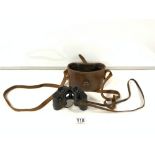 A PAIR OF VINTAGE CARL ZEISS 8X24 BINOCULARS IN LEATHER CASE.