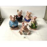 A SET OF FIVE WADE NATWEST PIG MONEY BANKS.