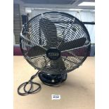 A VINTAGE DESK FAN BY CINNI, NUMBER X93992.