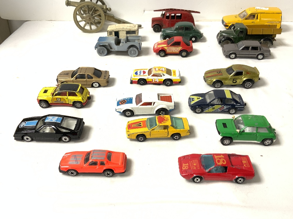 A DINKY FIRE ENGINE, CORGI MORRIS MINOR, CORGI 55 FORD ESCORT VAN, OTHER TOY VEHICLES, AND A MODEL - Image 4 of 7