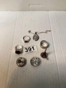 925 SILVER SCENT BOTTLE FUNNEL WITH THREE 925 SILVER DRESS RINGS AND TWO 925 SILVER BROOCHES AND A