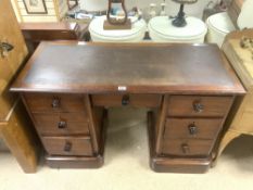 VICTORIAN MAHOGANY SEVEN-DRAWER KNEEHOLE PEDESTAL DESK, 120 X 52 X 76 CM.