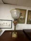 VINTAGE CORINTHIAN COLUMN SHAPED BRASS AND COPPER OIL LAMP WITH LARGE ETCHED GLASS SHADE 85CM