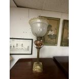 VINTAGE CORINTHIAN COLUMN SHAPED BRASS AND COPPER OIL LAMP WITH LARGE ETCHED GLASS SHADE 85CM