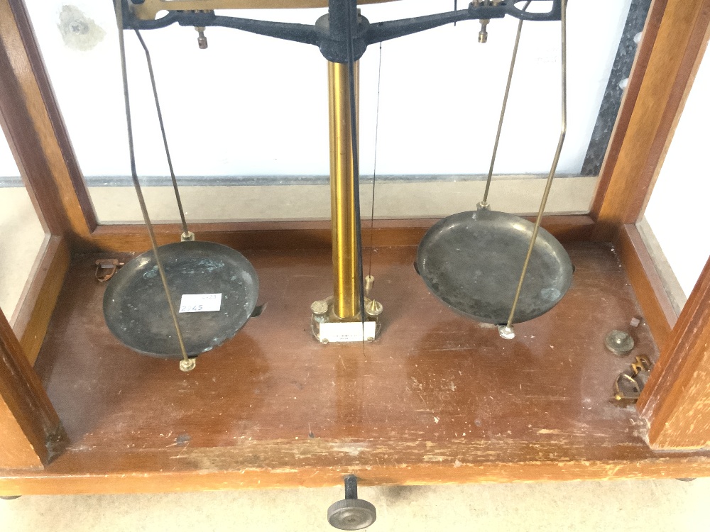 A SET OF CHEMISTS SCALES IN A GLAZED MAHOGANY CABINET, AND SET WEIGHTS IN CASE MAKER A. GALLENKAMP & - Image 5 of 5