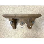 EDWARDIAN OAK WALL BRACKET, WITH METAL ACORN FINIALS DECORATION, 40 X 28 CM.