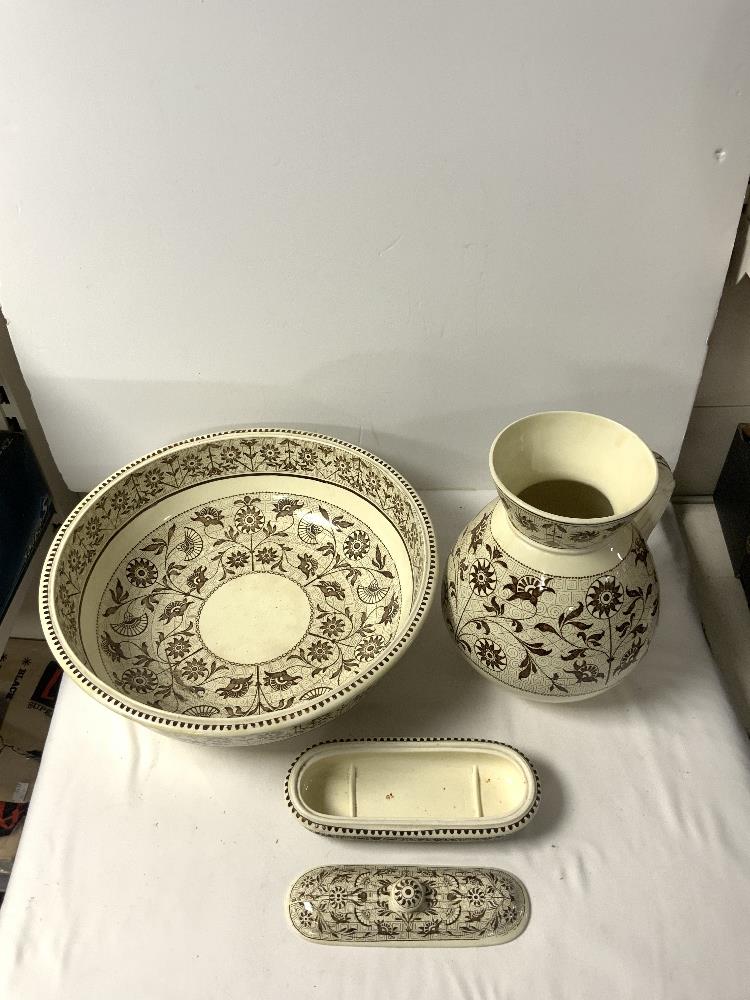 A VICTORIAN WEDGEWOOD 3 PIECE WASH JUG AND BASIN SET. - Image 3 of 6