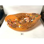 A LARGE ORANGE AND MOTTLED MODERN GLASS DISH, 59X41.