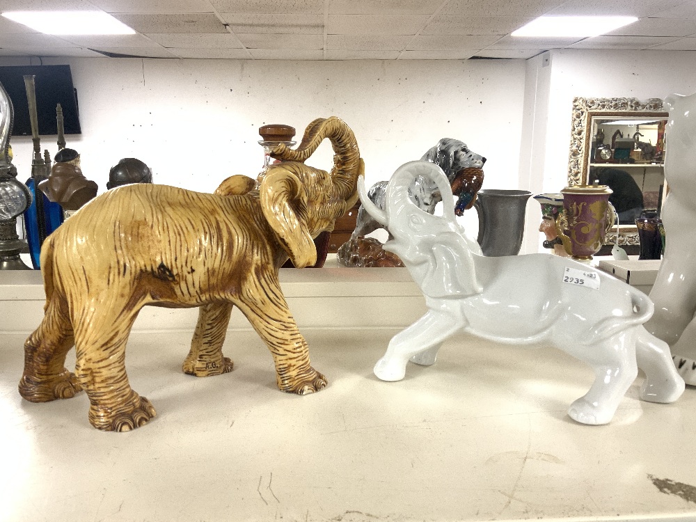 THREE RESIN & ONE CERAMIC ELEPHANTS WITH A WOODEN RHINO AND CERAMIC POLAR BEAR LARGEST 26CM - Image 2 of 6