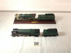 A HORNBY LOCO BRITTANIA AND TENDER, AND A CRESCENT LIMITED 1989 FMPM LOCO AND TENDER.