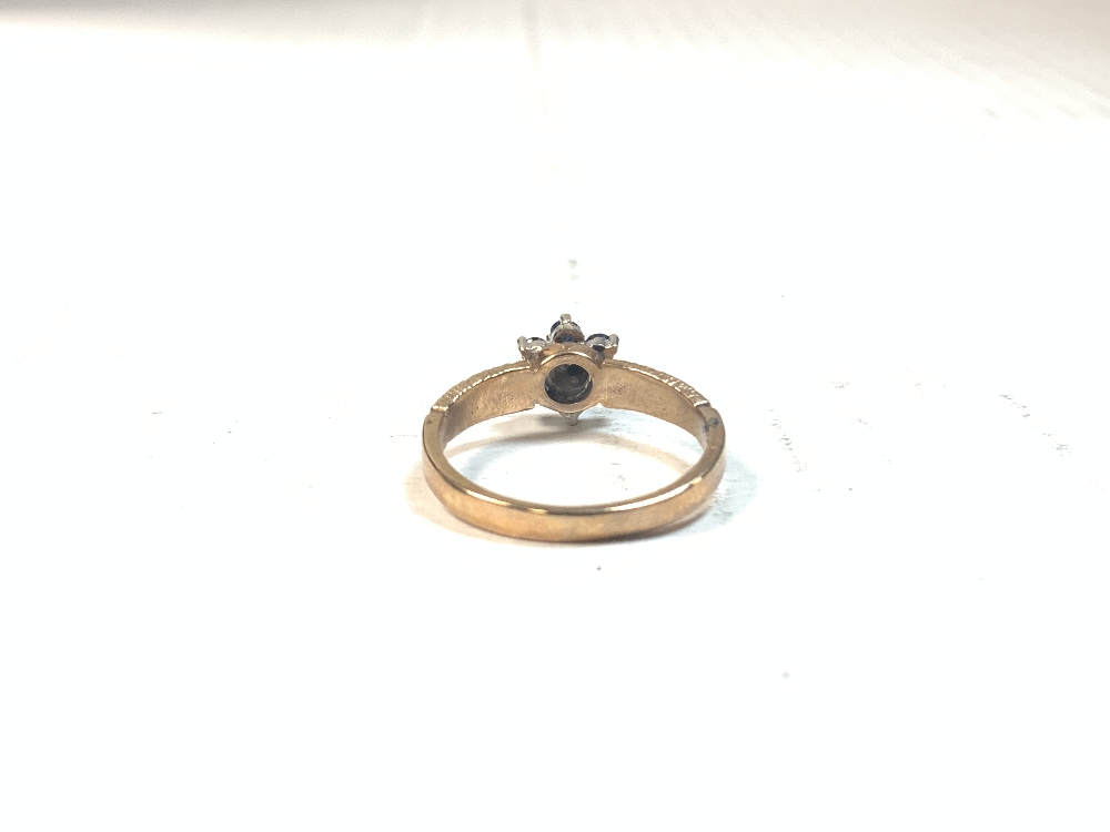 A 375 HALLMARKED GOLD SAPPHIRE DRESS RING, SIZE M, 2.7 GMS. - Image 4 of 5