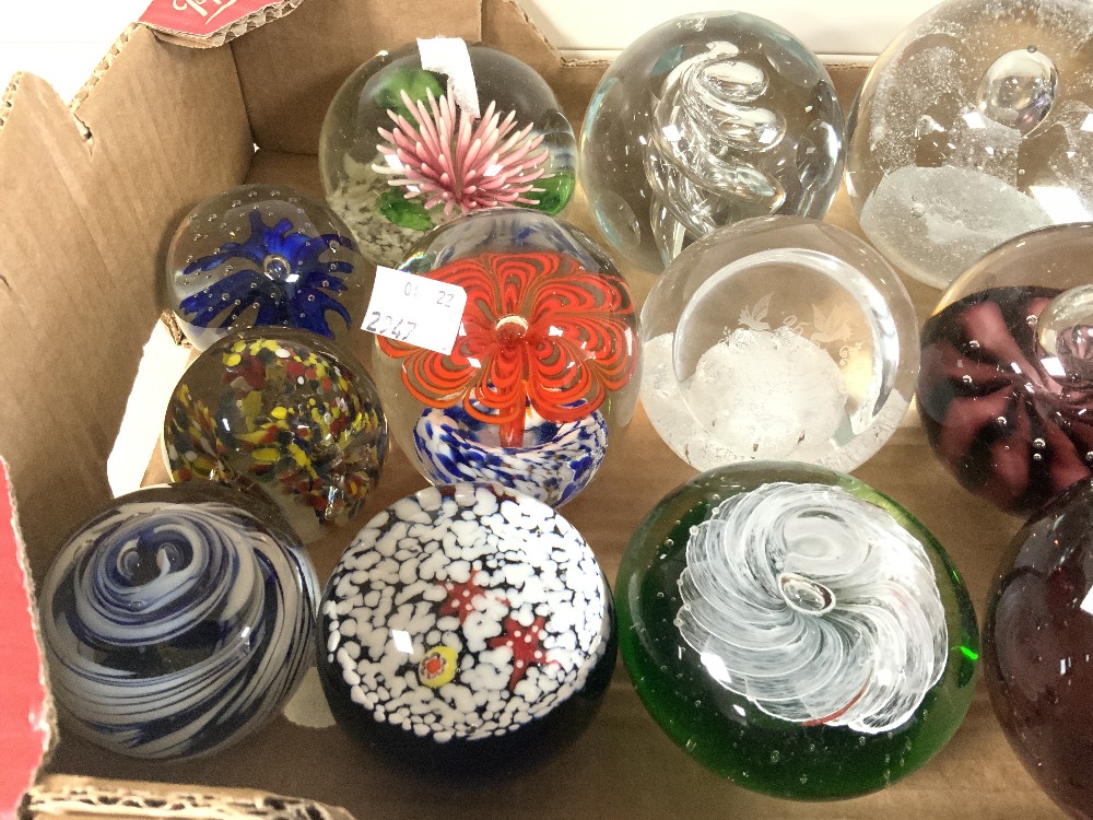 TWENTY-FOUR GLASS PAPERWEIGHTS OF VARIOUS DESIGNS. - Image 3 of 8