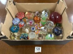 A COLLECTION OF 25 GLASS PAPERWEIGHTS, INCLUDES MILIFIORI AND OTHERS.