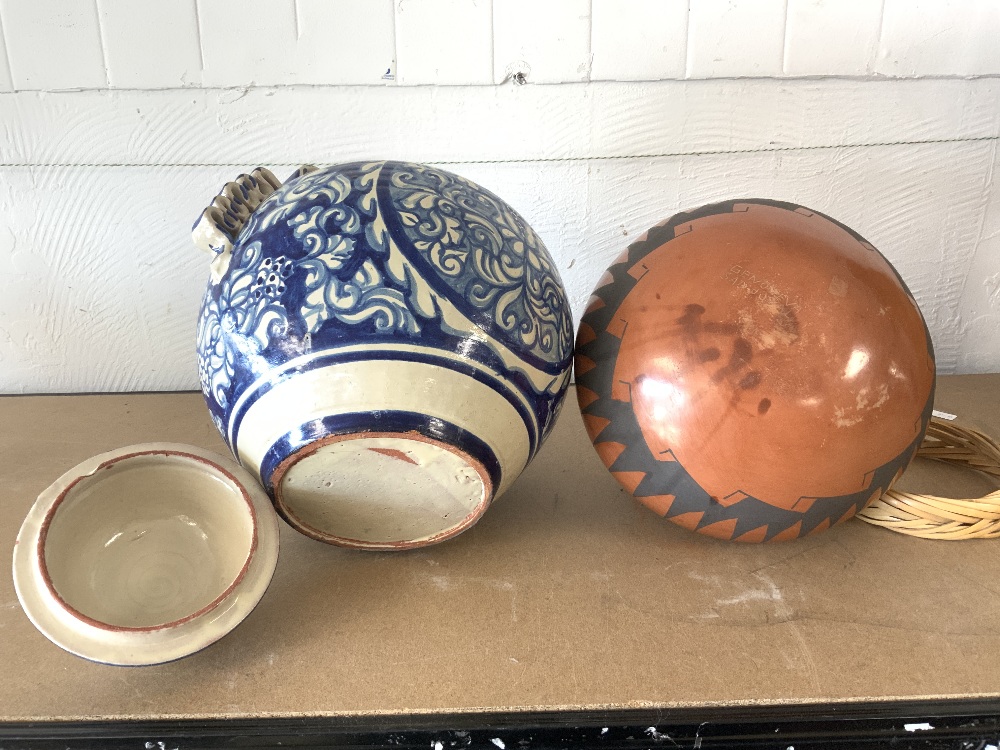 NATIVE AMERICAN GENOVEVA SADOVAL BOWL 25CM WITH A TALVERO MEXICO BLUE AND WHITE LARGE LIDDED POT A/F - Image 4 of 6