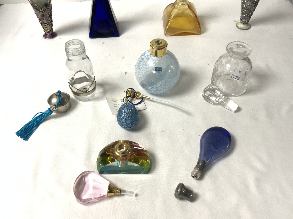 NINE COLOURED AND CLEAR GLASS SCENT BOTTLES - VARIOUS. - Image 3 of 5