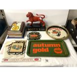 A QUANTITY OF BREWERIANA, INCLUDES A BOOTH"S GIN PLASTIC LION, TWO AUTUMN GOLD TRAYS, GUINNESS TRAY,
