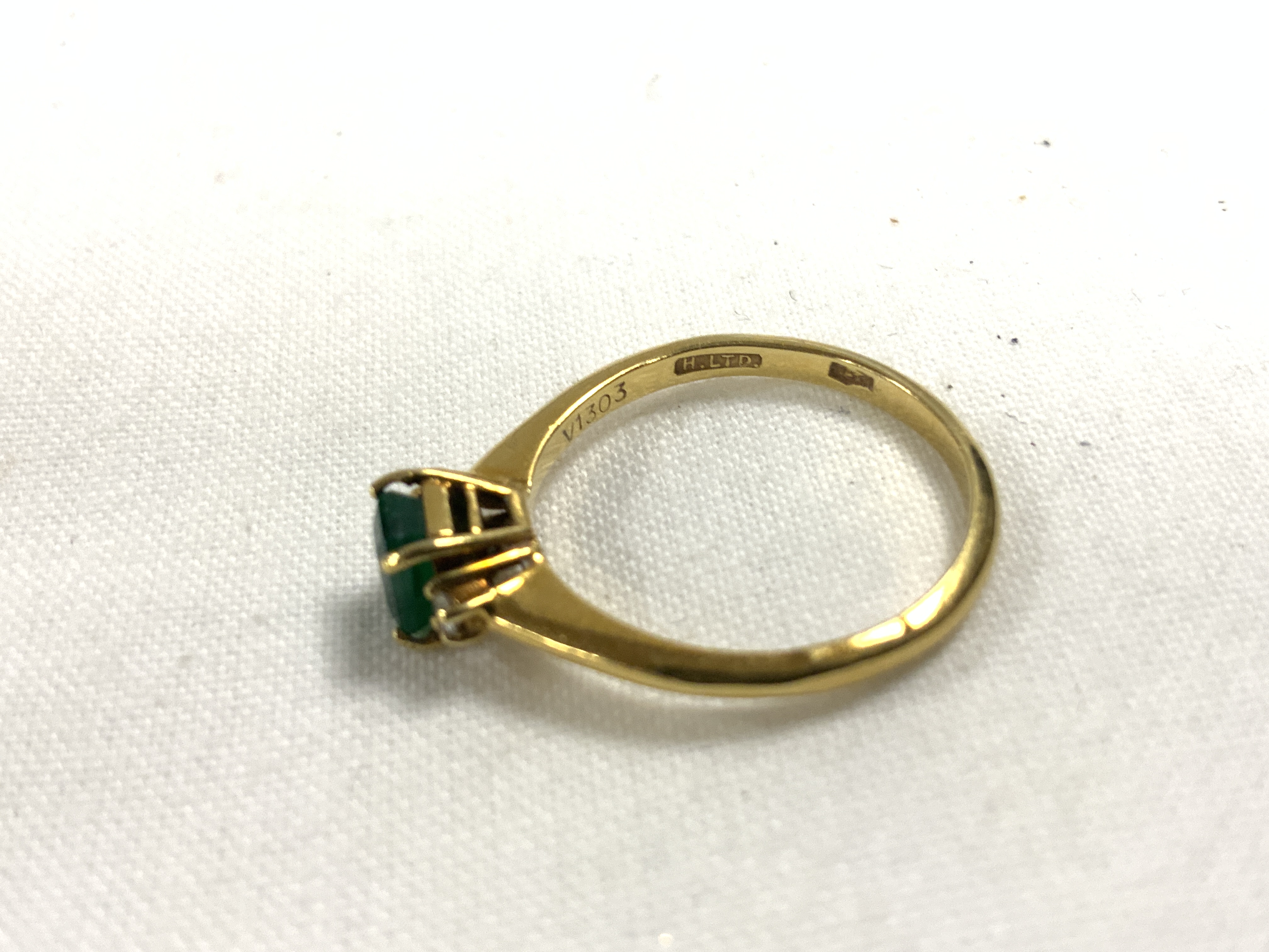 750 GOLD RING WITH DIAMOND AND JADE STONES SIZE L - Image 4 of 6