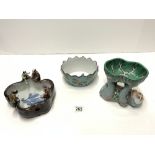 ORIENTAL PORCELAIN COMPORT ON MONKEY BASE, HEIGHT 17 CM, AND TWO OTHER ORIENTAL PORCELAIN DISHES.