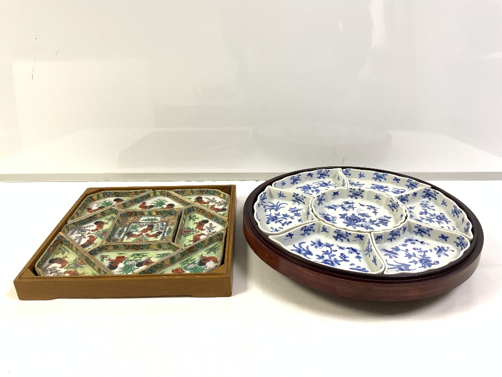 CHINESE CIRCULAR BLUE AND WHITE PORCELAIN LAZY SUSAN IN WOODEN STAND, 33 CM. AND A CHINESE PORCELAIN - Image 5 of 5