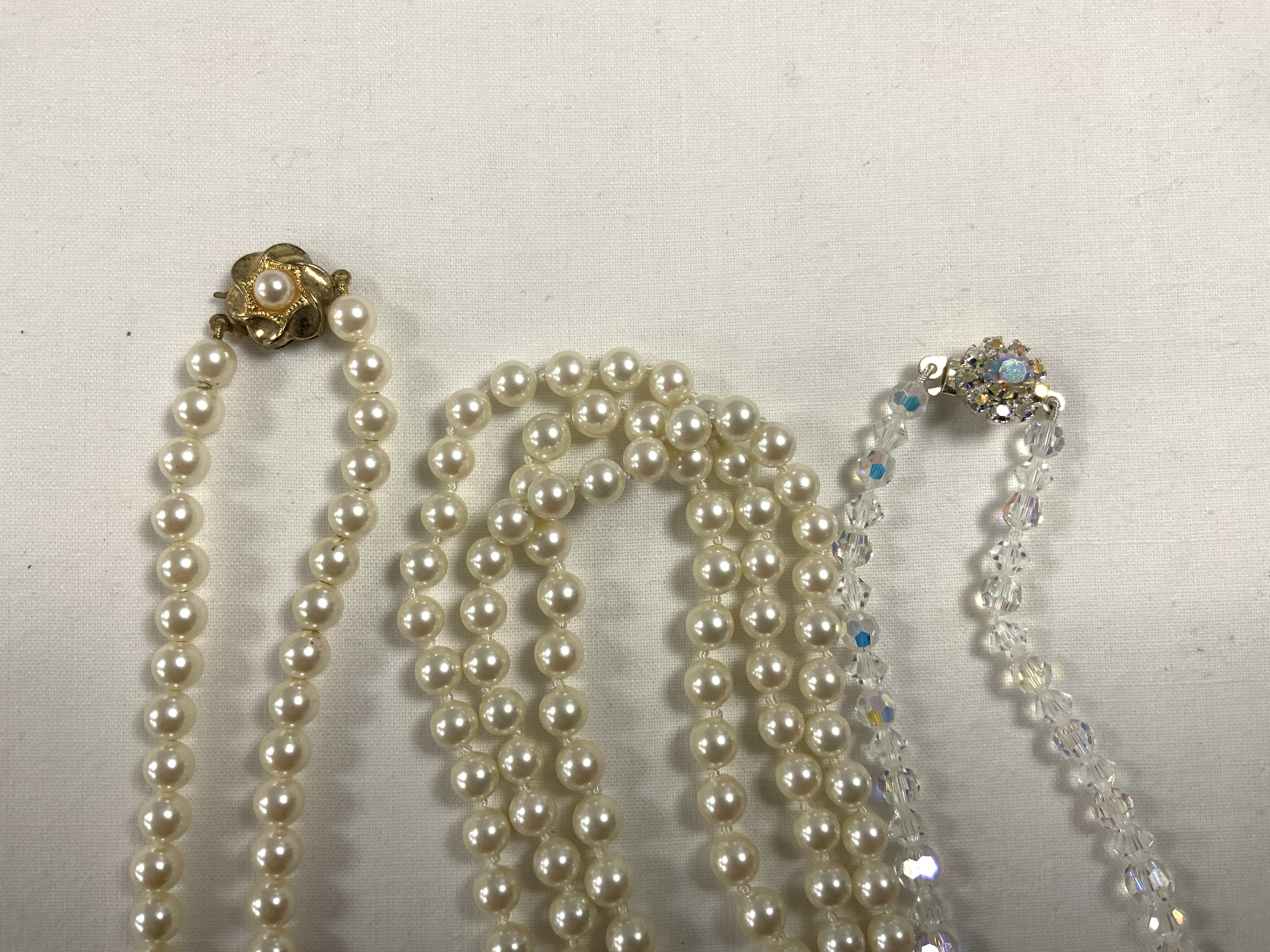 MIXED VINTAGE PEARL NECKLACES SOME WITH SILVER CLASP AND MORE - Image 4 of 5