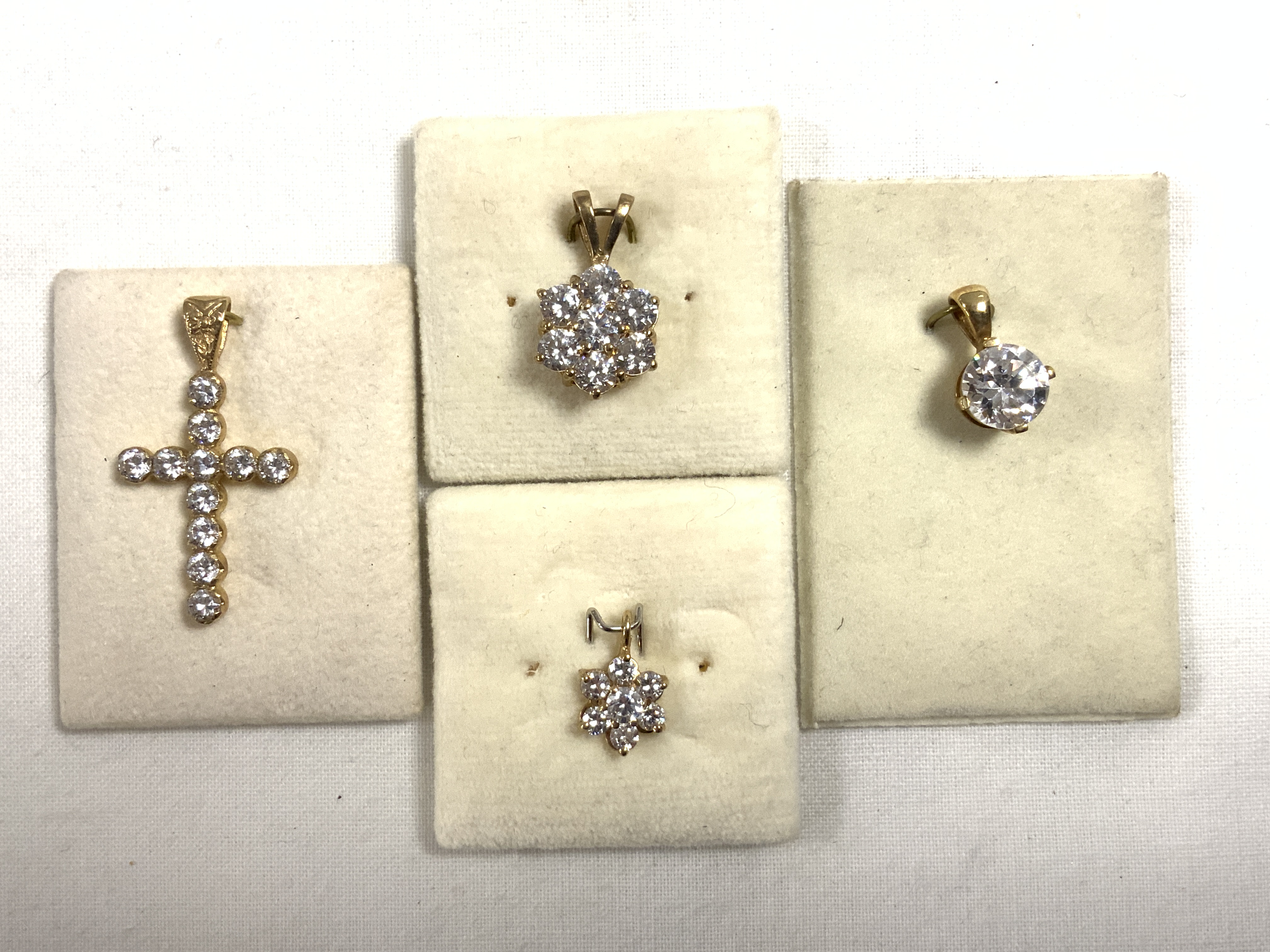 FOUR 375 GOLD PENDANTS - Image 2 of 4