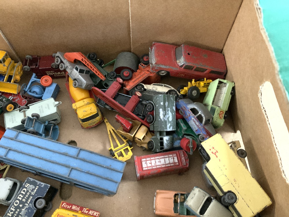 A QUANTITY OF TOY VEHICLES, DINKY, LESNEY MATCHBOX, [ PLAY WORN ]. - Image 3 of 6