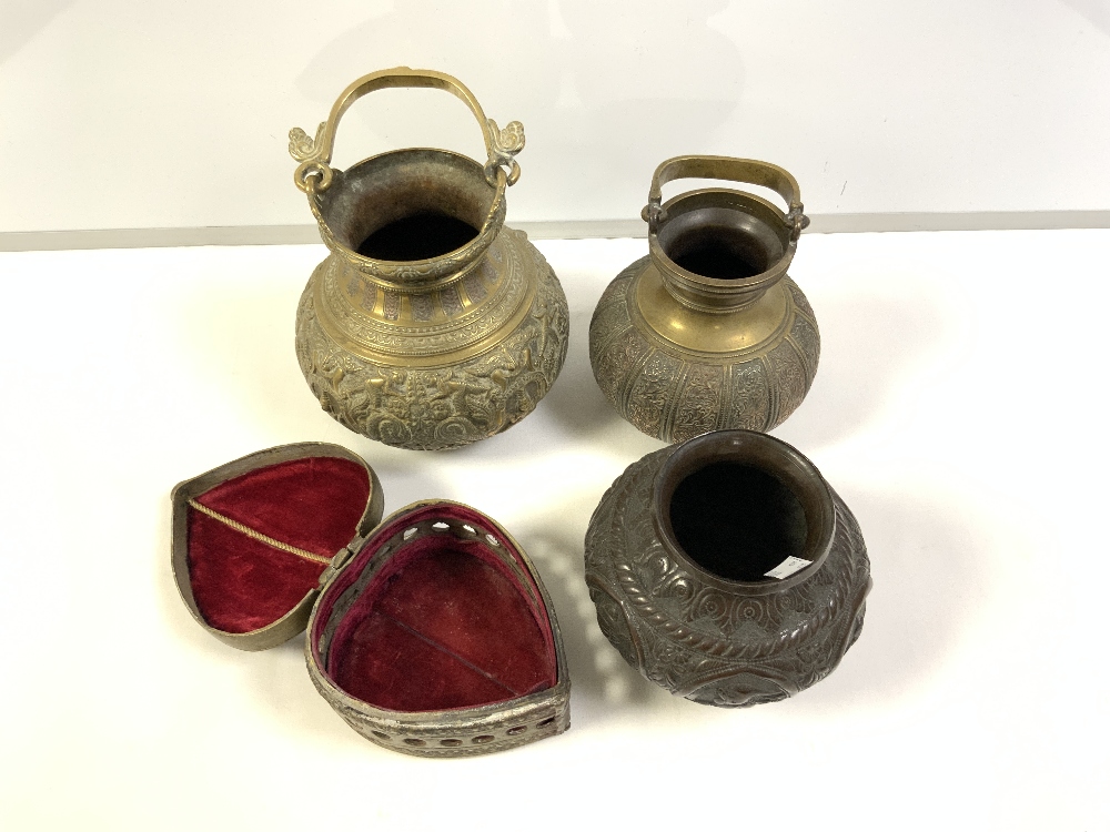 TWO ANTIQUE INDIAN BRONZE POTS WITH SWING HANDLES, 17 CMS TALLEST, ANOTHER INDIAN VASE AND HEART - Image 2 of 6