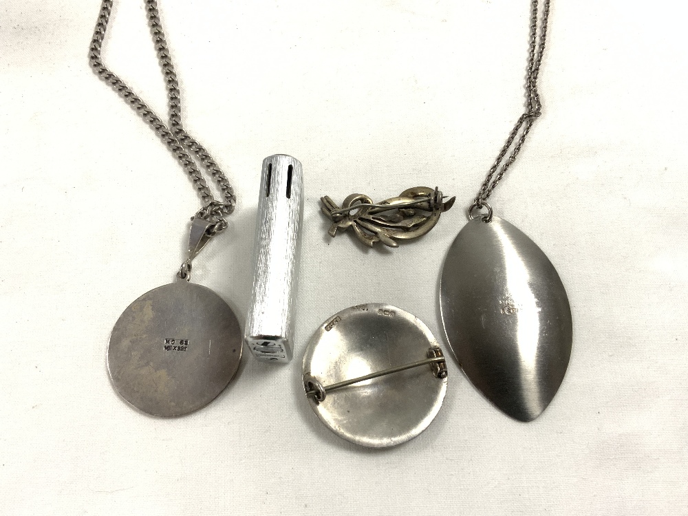MIXED METAL ITEMS INCLUDES STERLING SILVER, MEXICAN SILVER AND STAINLESS STEEL PENDANT BY RALPH - Image 4 of 7