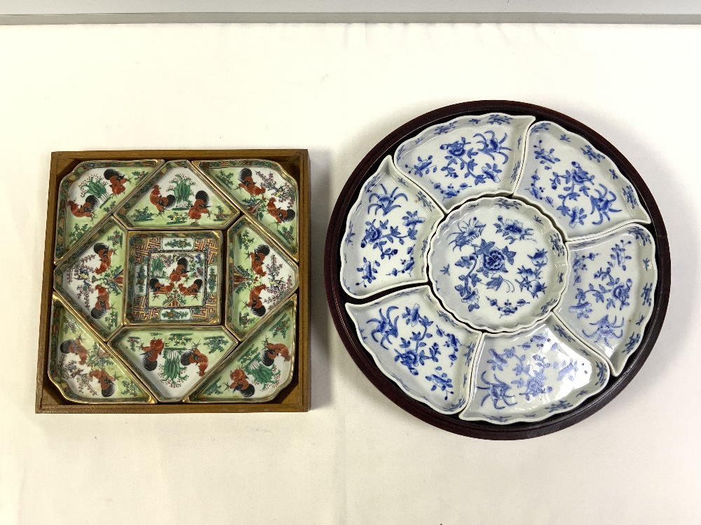 CHINESE CIRCULAR BLUE AND WHITE PORCELAIN LAZY SUSAN IN WOODEN STAND, 33 CM. AND A CHINESE PORCELAIN - Image 3 of 5