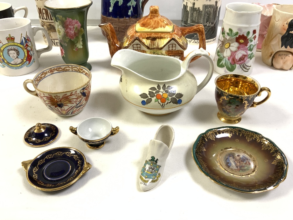 A MAJOLICA JUG, WEDGEWOOD COMMEMORATIVE TANKARD, AND OTHER CERAMICS. - Image 3 of 8