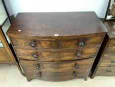 VICTORIAN FLAME MAHOGANY BOW FRONT 5 DRAWER CHEST OF DRAWERS. 107X54X106 CMS.