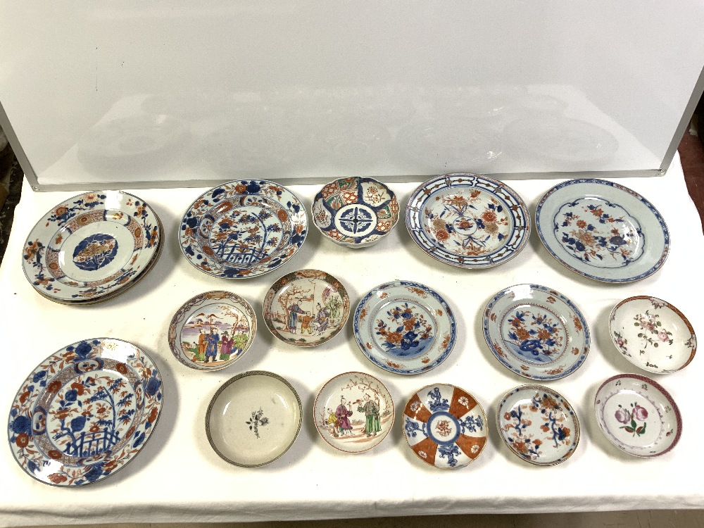 CHINESE PORCELAIN PLATES AND BOWLS, AND JAPANESE IMARI WALL PLATES. - Image 3 of 4