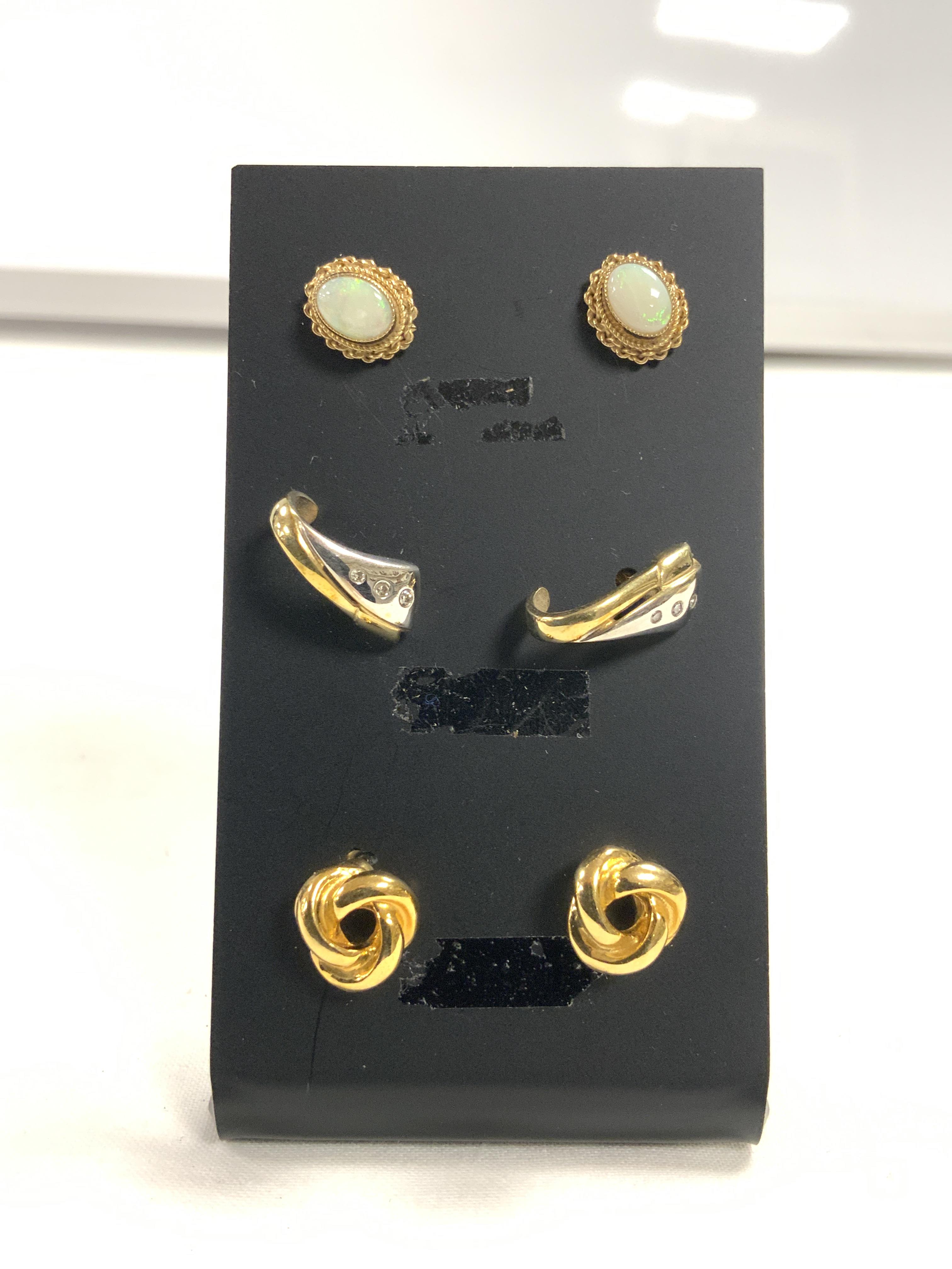 TWO PAIRS OF 375 GOLD EARRINGS WITH OPALS AND DIAMONDS (STANDS NOT INCLUDED), AND A YELLOW METAL - Image 2 of 3